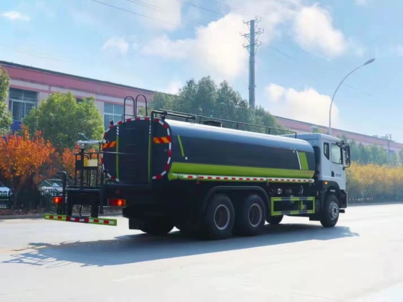 东风华神19方洒水车6