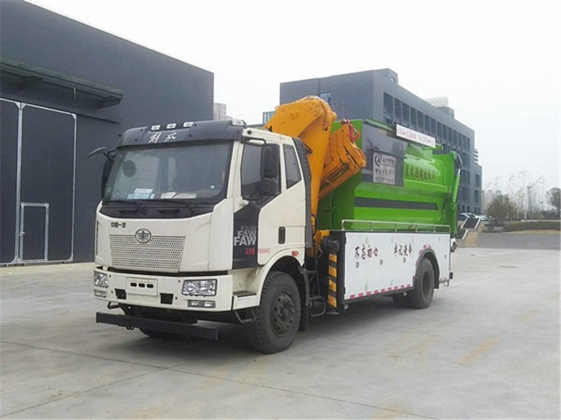 解放吊装式垃圾车3