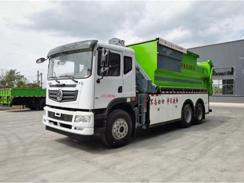 华神17方吊装压缩垃圾车3