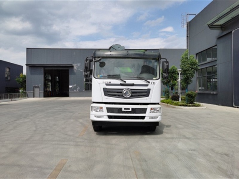 华神17方吊装压缩垃圾车1