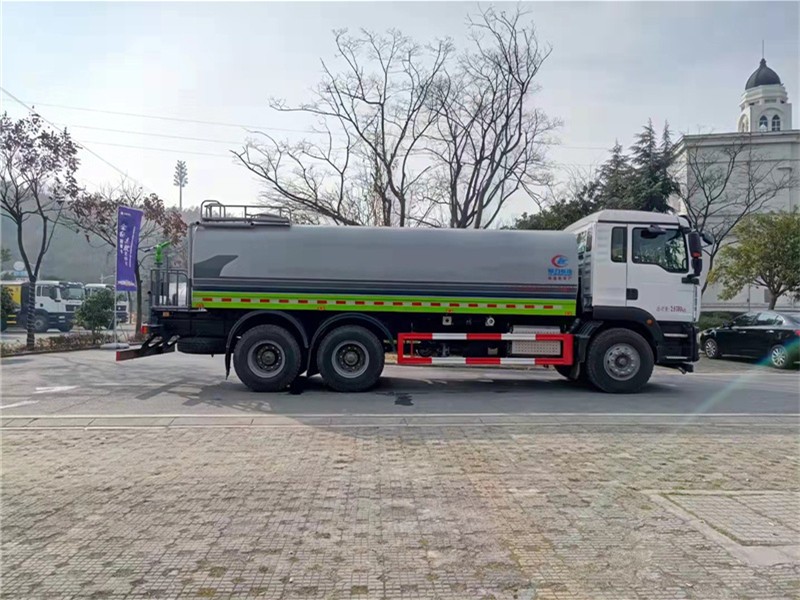 重汽汕德卡19方洒水车4