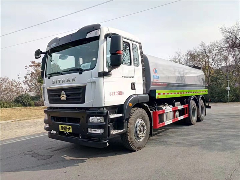 重汽汕德卡19方洒水车3