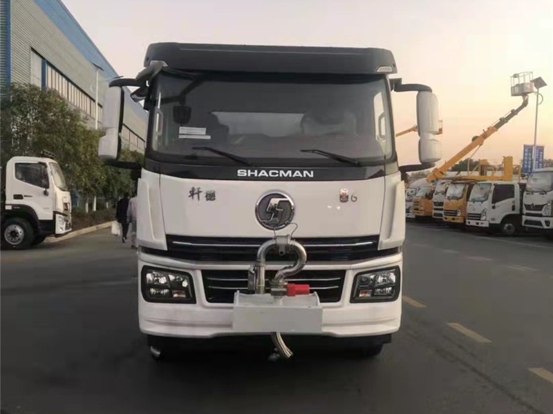 陕汽轩德19方洒水车1