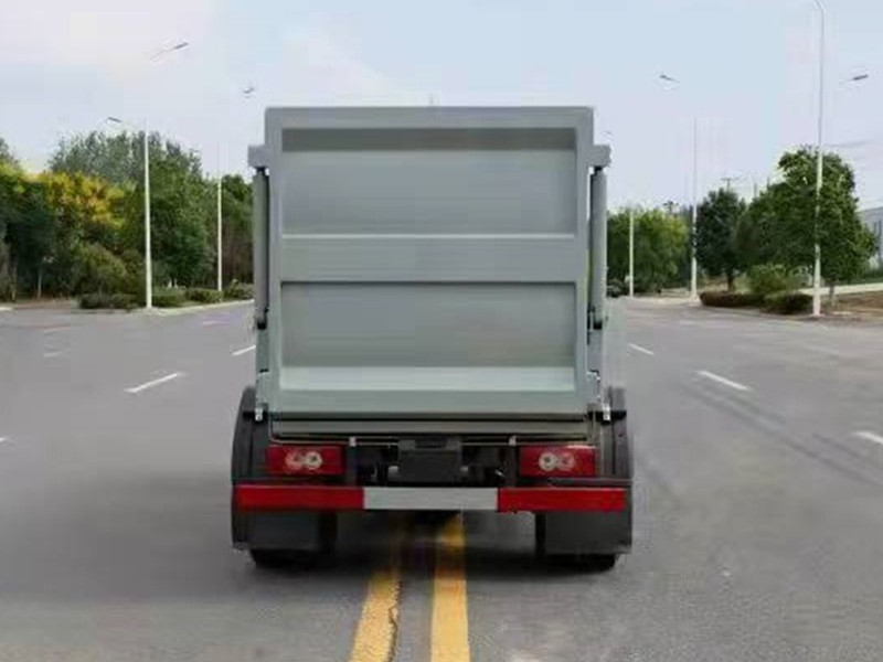 福田小卡之星3自装卸式垃圾车8