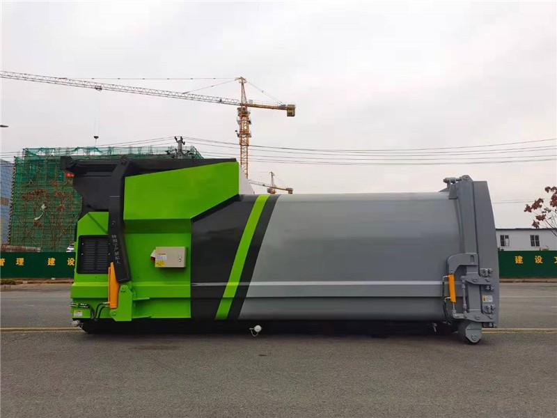 18方移动压缩式垃圾车站5