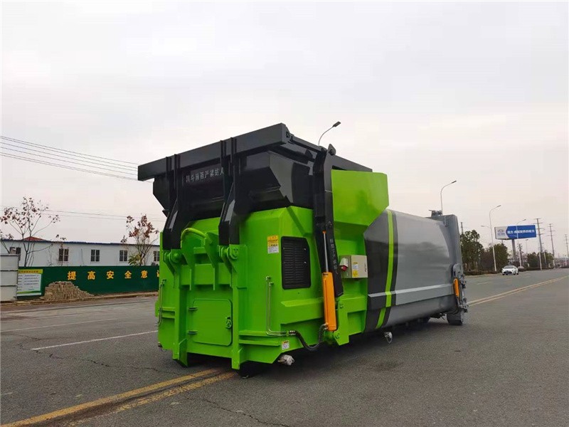 18方移动压缩式垃圾车站1